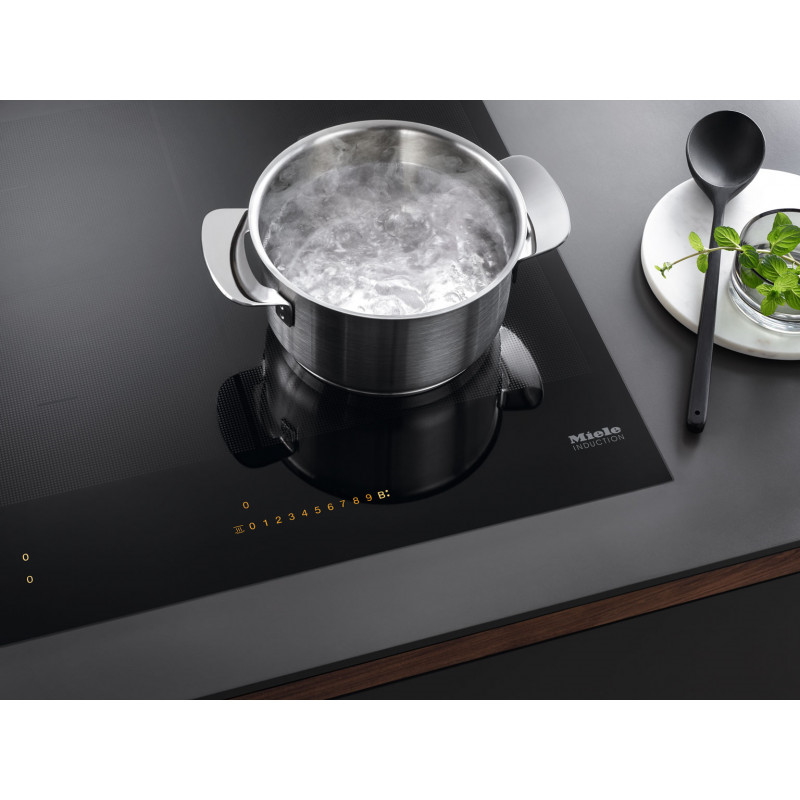 Индукционная варочная поверхность KM 7697 FR черная Miele