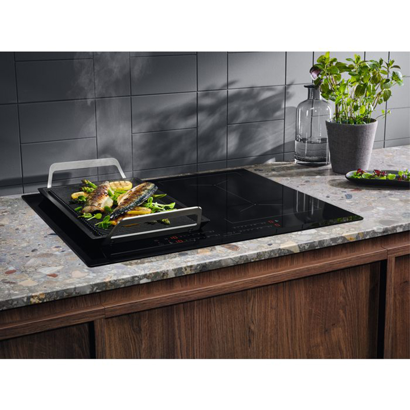 Варочная поверхность индукционная CIV644 60см черный Electrolux Варочная поверхность индукционная CIV644 60см черный Electrolux