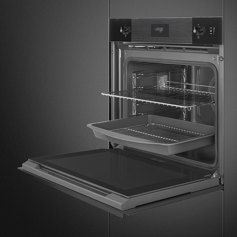 Духовой шкаф с паром SOP6101S2B3 Smeg