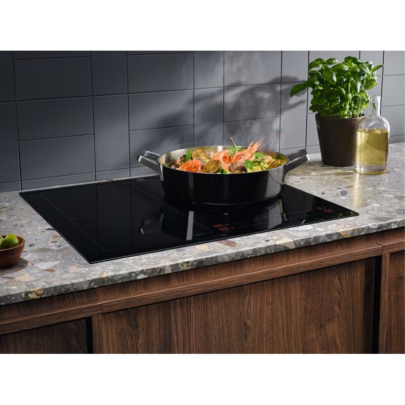 Варильна поверхня індукційна EIS62453 (60см) Hob2Hood чорний Electrolux