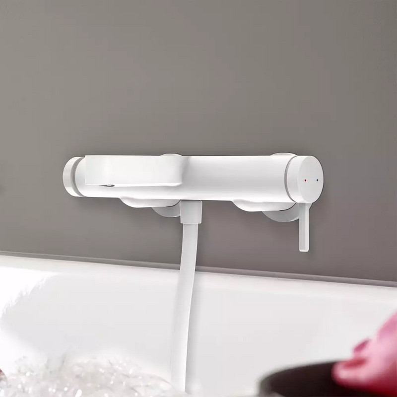 Змішувач для ванни Finoris Matt White Hansgrohe (76420700) Змішувач для ванни Finoris Matt White Hansgrohe (76420700)