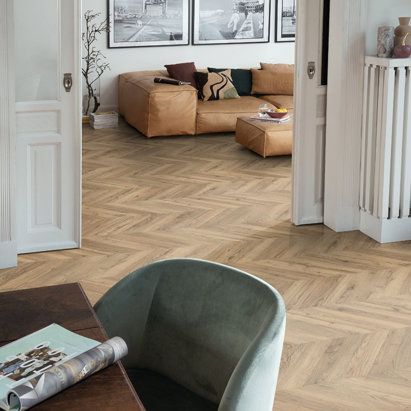 Ламинат Egger Kingsize V0 EL203F Дуб Ріллінгтон темний 32/AC4 (уп. = 2,53 м.кв.) NEW
