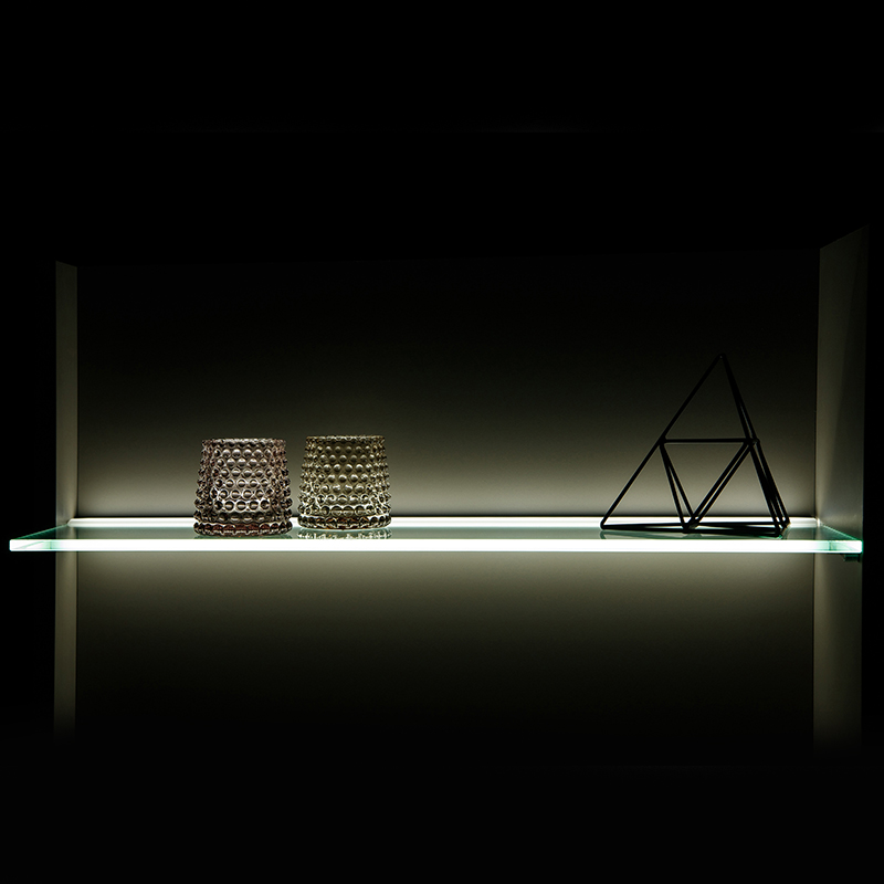 Профіль для скляних полиць 8 mm, GLASS 3D, L = 3 m, алюміній, анодоване срібло Профіль для скляних полиць 8 mm, GLASS 3D, L = 3 m, алюміній, анодоване срібло